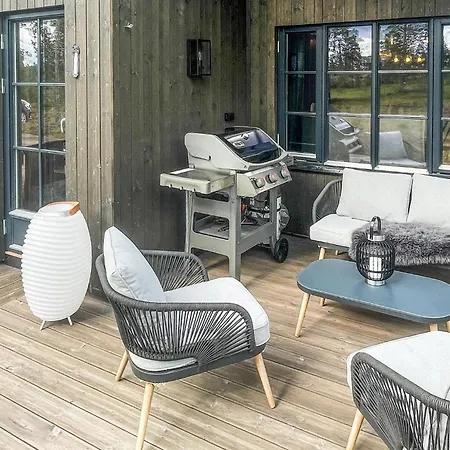 Feriehus In With House A Mountain View